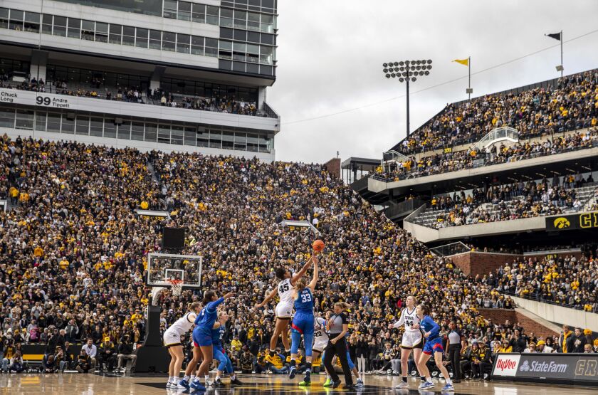 NCAA_Depaul_Iowa_Basketball.2.jpg