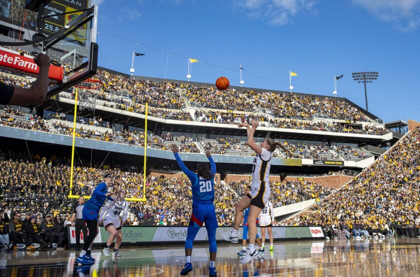 NCAA_Depaul_Iowa_Basketball.jpg